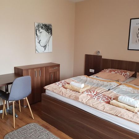 Fridrich Apartman Apartment Velky Meder Luaran gambar