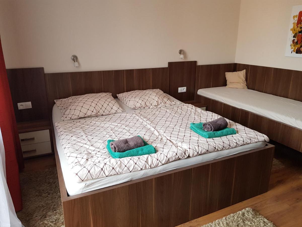 Fridrich Apartman Apartment Velky Meder Luaran gambar