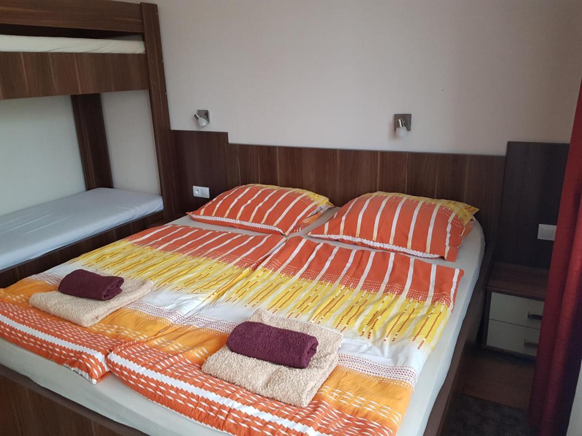 Fridrich Apartman Apartment Velky Meder Luaran gambar