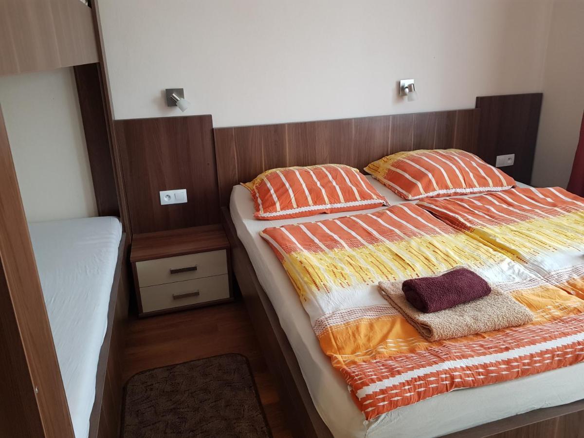 Fridrich Apartman Apartment Velky Meder Luaran gambar