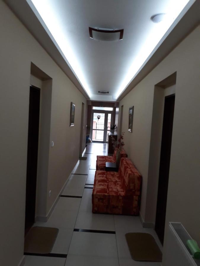 Fridrich Apartman Apartment Velky Meder Luaran gambar